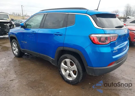 2018 Jeep Compass Latitude 4X4 из США, поврежденный, VIN 3C4NJDBBXJT155037
